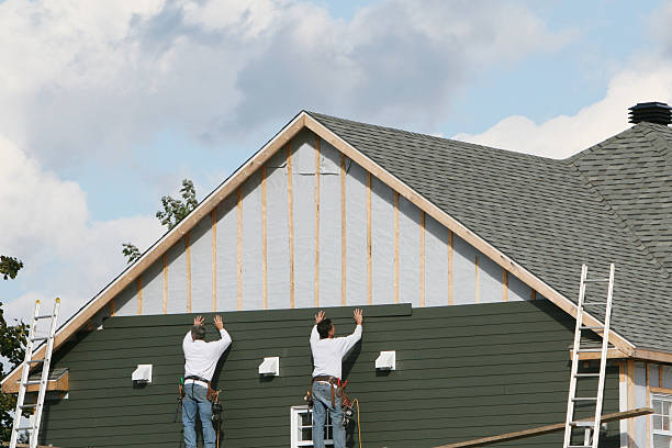 Professional Siding Replacement technician working in New Albany, OH
